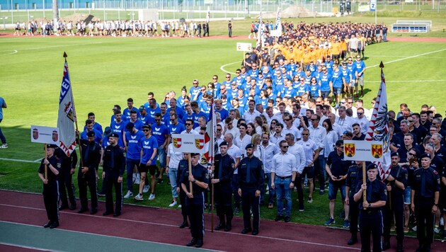 Feierliche Eröffnung im Sportzentrum NÖ in St. Pölten: 1200 Polizisten ritterten um Siege und Medaillen. (Bild: Imre Antal)