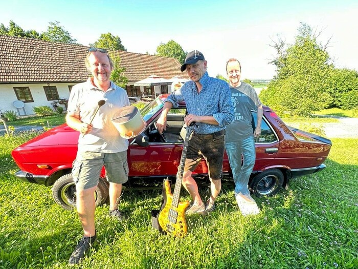 „Tickets für das Open-Air-Konzert am Samstag kosten 15 Euro“, sagen Pech und Weinek.