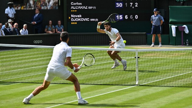 Schon im Vorjahr standen sich Djokovic und Alcaraz im Finale gegenüber. (Bild: APA/AFP/Glyn KIRK)