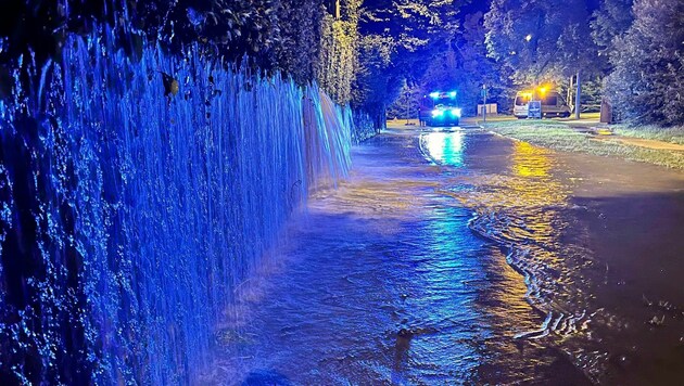 Auf Höhe der Sinnhubstraße 35 ereignete sich der Rohrbruch (Bild: Tschepp Markus)