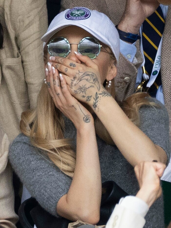 Ariana Grande trug beim Besuch in Wimbledon am Wochenende keinen Ehering.
