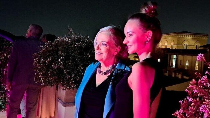 Schmuckdesignerin Annamaria Cammilli mit Laura Bilgeri beim Event.