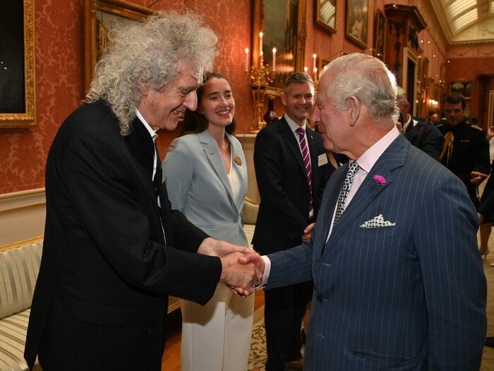 2023 wurde Brian May von König Charles sogar zum Ritter geschlagen, darf sich somit Sir Brian ...