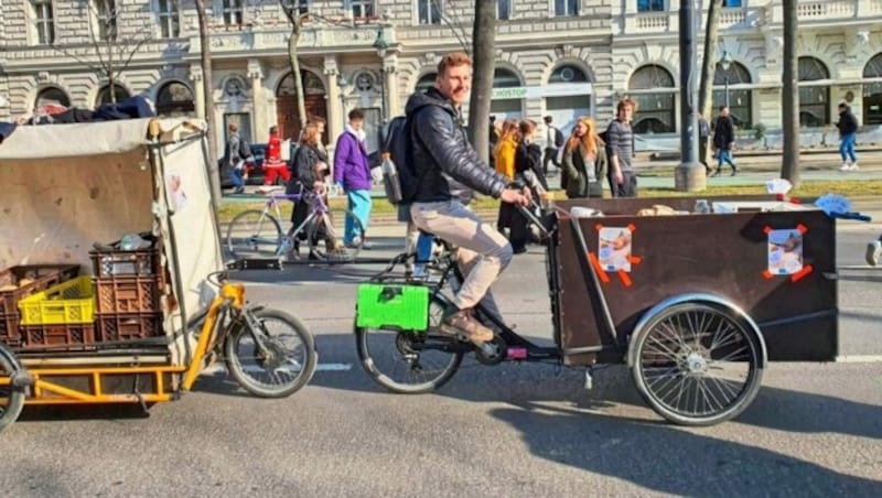 Um das Brot zu transportieren, braucht es eigene Lastenräder. (Bild: Brotpiloten)