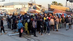 Immer wieder halten die tunesischen Behörden bereits jetzt Migranten auf. In der Küstenstadt Sfax (Bild) kam es zu teils tödlichen Zusammenstößen zwischen Migranten und Anwohnern. (Bild: REUTERS/Jihed Abidellaoui)