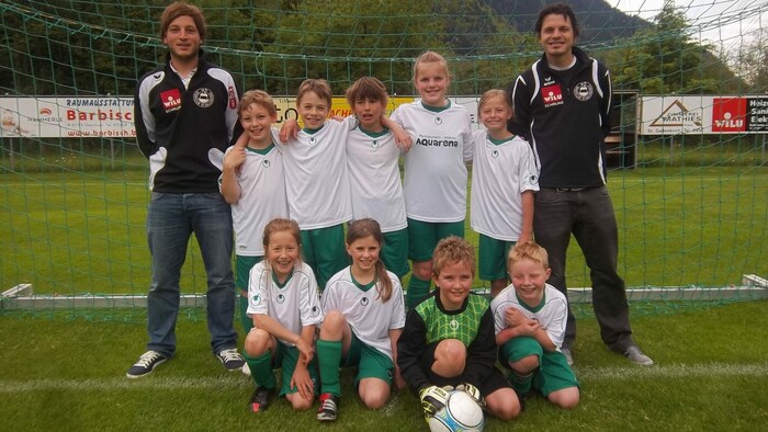 Sommer 2014: Manfred Prakesch (h., re.) trainierte Amelie Roduner (v., li.) bei der SPG ...