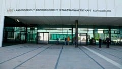 Der Prozess geht im Landesgericht Korneuburg über die Bühne. (Bild: Klemens Groh)