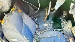 Von dem Auto blieb nach dem Anschlag nicht viel übrig. Der Totalschaden ist von keiner Versicherung gedeckt. (Bild: Schulter Christian)