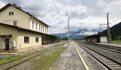 Der Bahnhof in Maishofen soll um 18 Millionen Euro modernisiert werden. Dort gibt es aber Zauneidechsen. (Bild: Hölzl Roland)