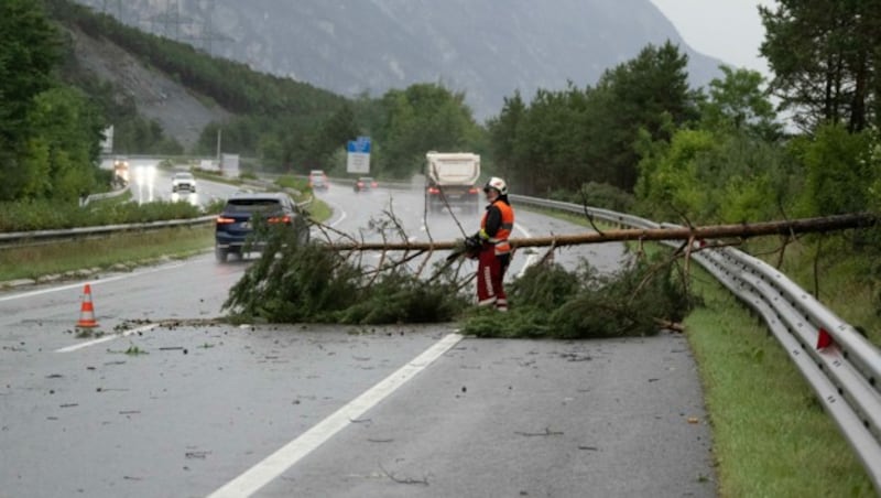 Auch auf der Autobahn kam es zu Blockaden. (Bild: Liebl Daniel/zeitungsfoto.at)