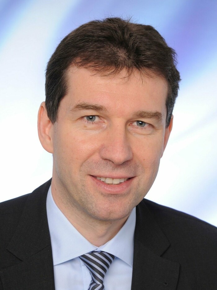 Stellvertretender Rektor und Vizerektor für Forschung und Nachhaltigkeit wird Helmut ...