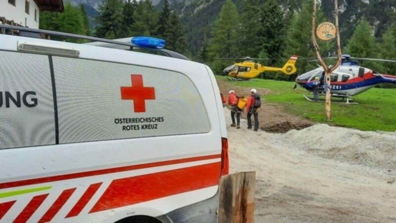 Auch die Rettung und Hubschrauber wurden angefordert. (Bild: Florian Schöpf)