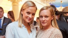 Mirjam Weichselbraun und ihre Zwillingsschwester Melanie Binder (Bild: Starpix / picturedesk.com)