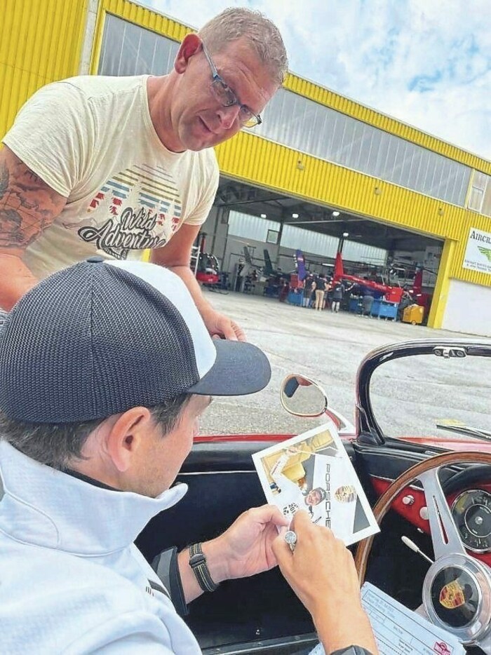 Alle Fans wollten ein Autogramm vom Renn-Ass.