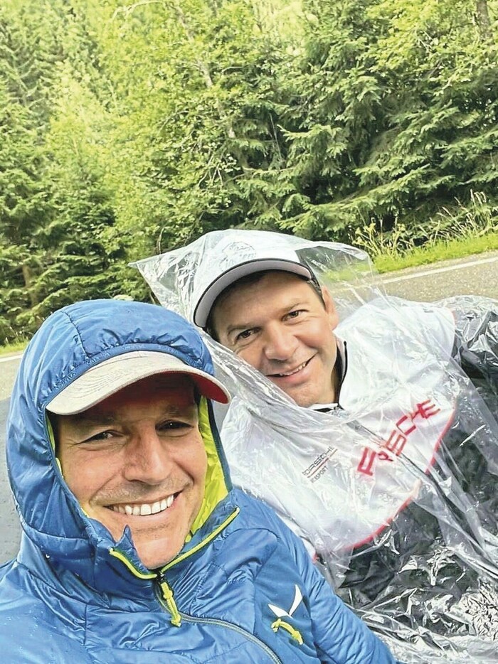 Kurz nach Start der erste Regenguss für ADABEI und Porsche-Star Richard Lietz.