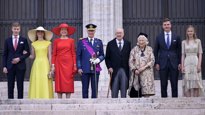Prinz Emmanuel, Kronprinzessin Elisabeth, Königin Mathilde, König Philippe, König Albert II., ...