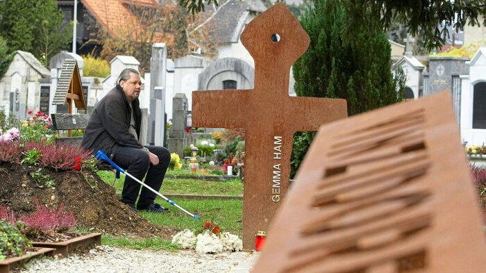 Der Armenpfarrer wird auf dem Leonhardfriedhof bestattet, wo auch Vinzidorf-Bewohner begraben ...