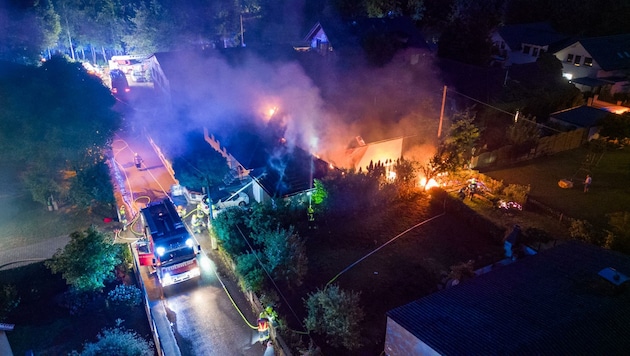 150 Anrainer mussten in der Nacht zum 28. Juni ihre Häuser verlassen, nachdem sich Gas im Erdboden ausgebreitet und schließlich entzündet hatte. (Bild: Kerschbaummayr Werner)