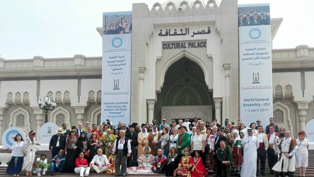 In Asien, Amerika, Afrika, Europa ist IOV aktiv. Der Präsident lebt in Bahrain, der Vizepräsident in Dellach im Drautal: Kultur verbindet. (Bild: IOV)