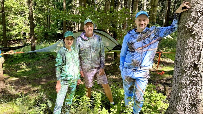 Navaridas, Wolf und Deutinger (v. li.) in ihrem Wald-Hotel