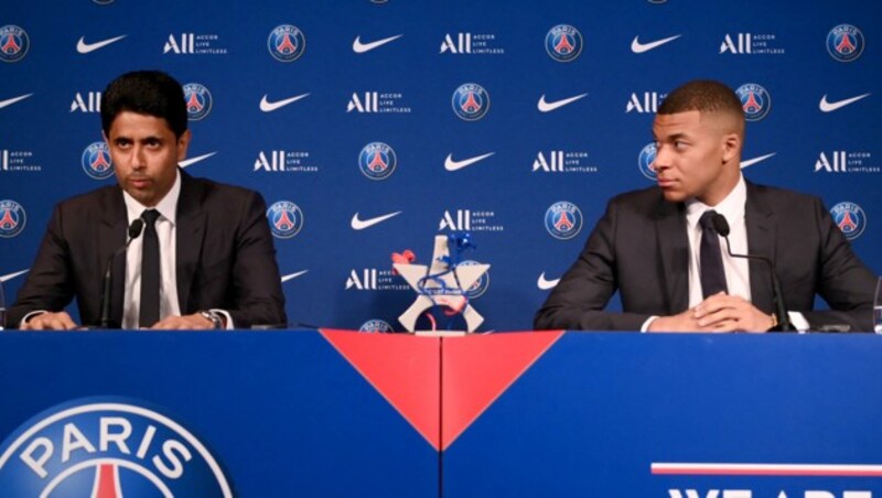 Kylian Mbappe (re.) und PSG-Präsident Nasser Al-Khelaifi (Bild: APA/AFP/FRANCK FIFE)