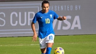 Marta hängt ihr Nationalteamtrikot an den Nagel. (Bild: Associated Press.)