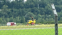 Der Heli landete am Innsbrucker Flughafen. (Bild: Zeitungsfoto.at/Liebl)