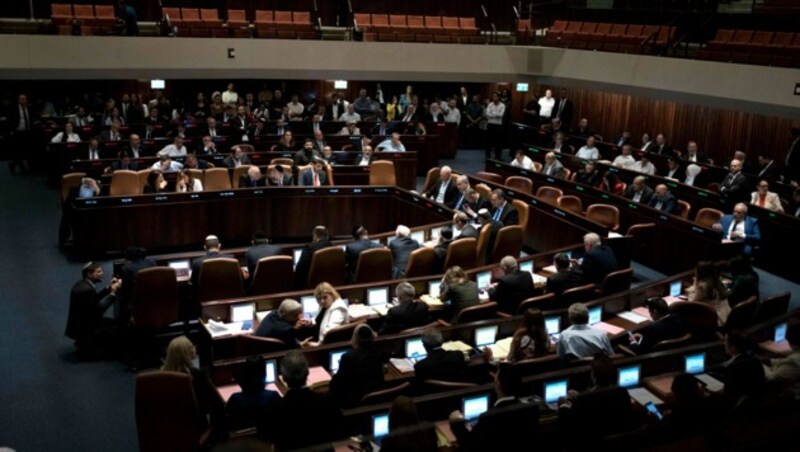 Die entscheidende Sitzung der Knesset, dem israelischen Parlament, in Jerusalem am Montag. (Bild: The Associated Press)