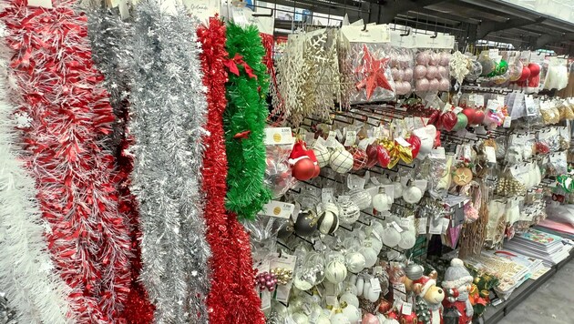Die Regale sind gefüllt, der Weihnachtseinkauf kann losgehen. (Bild: Kurz Gernot)
