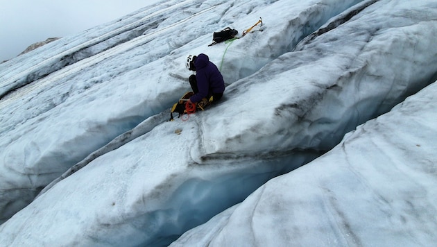 Bei der Aufnahme an der Gletscherspalte (Bild: Anna Torretta)