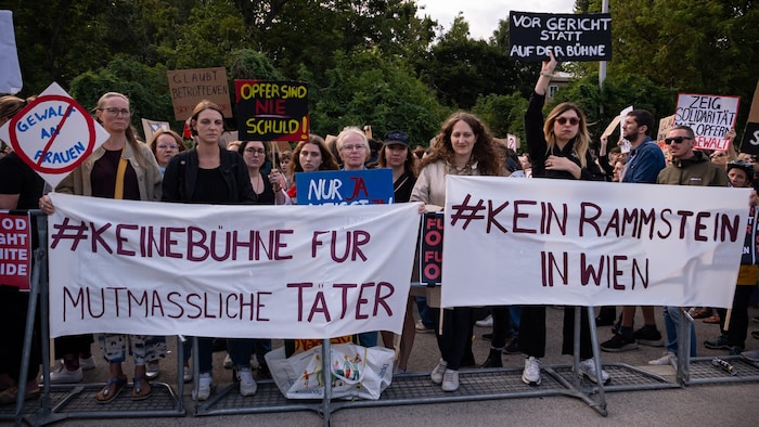 Nicht nur in Wien hatte es gegen die Rockband Rammstein Proteste gegeben.