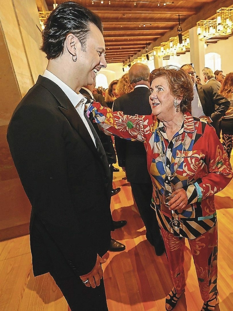 Schallenberg Cocktail mit Alt-Präsidentin Helga Rabl-Stadler und Star-Dirigent Teodor Currentzis. (Bild: Markus Tschepp)