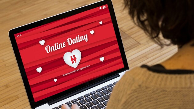 Auf einer Dating-Plattform kontaktierte ein Welser ein erst 13-jähriges Mädchen. (Bild: stock.adobe.com)