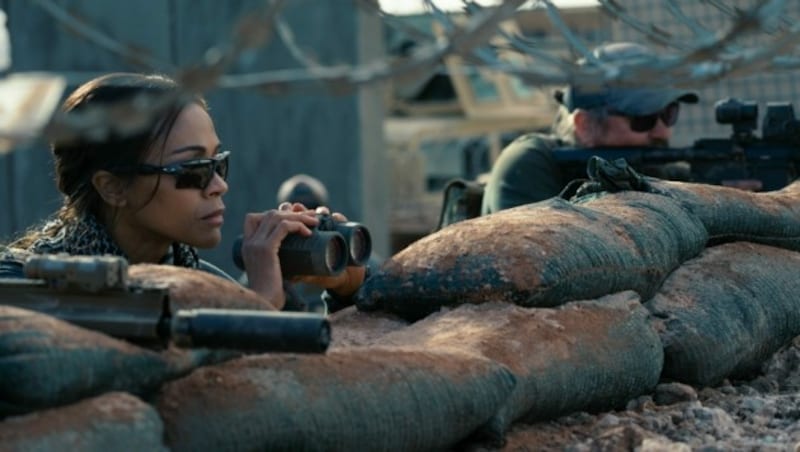 Zoe Saldana („Guardians of the Galaxy“) spielt die CIA-Agentin Joe, die ihren Job mit ihrer Mutterrolle vereinbaren muss. (Bild: Paramount+)