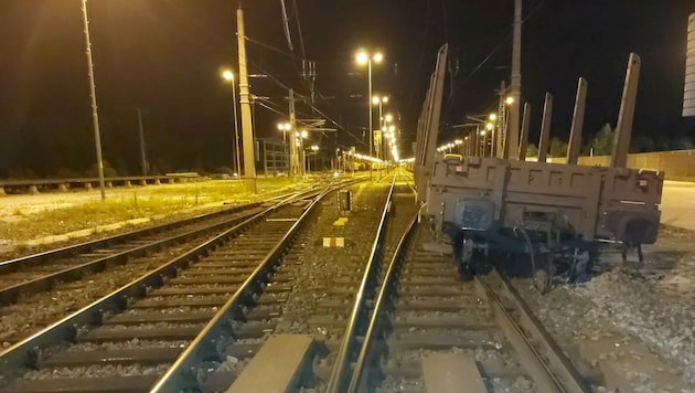Einer der beiden Züge entgleiste. (Bild: ÖBB)