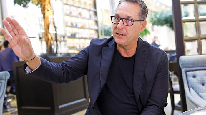 Eski Şansölye Yardımcısı ve eski FPÖ parti lideri Heinz-Christian Strache Viyana'da siyasi bir ...