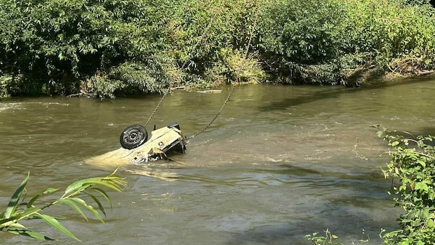 Ein Auto wurde in der Lavant entdeckt. (Bild: FF St. Paul im Lavanttal )