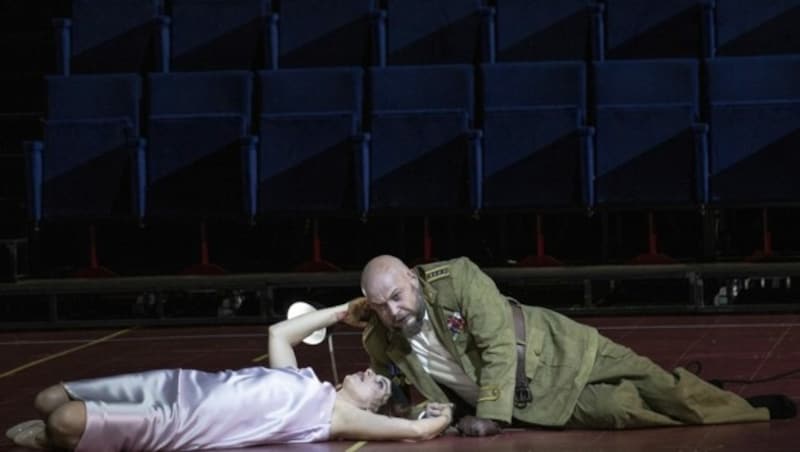 Asmik Grigorian (Lady Macbeth), Vladislav Sulimsky (Macbeth) (Bild: © SF/Bernd Uhlig)