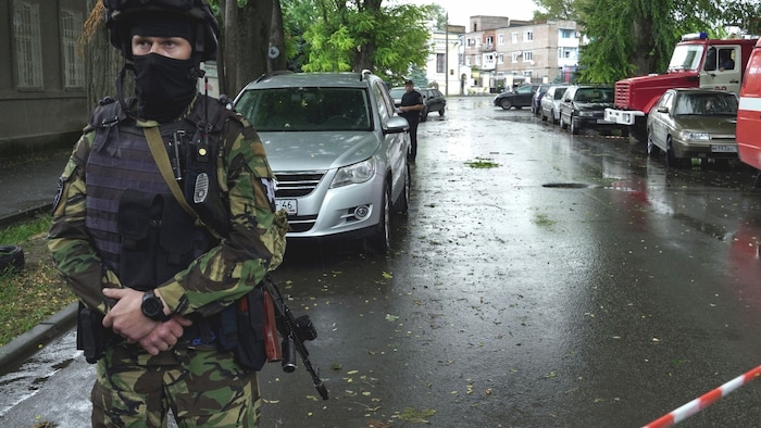 Polizeibeamte sperren am 28. Juli nach einer Explosion in der südwestlichen russischen Stadt ...