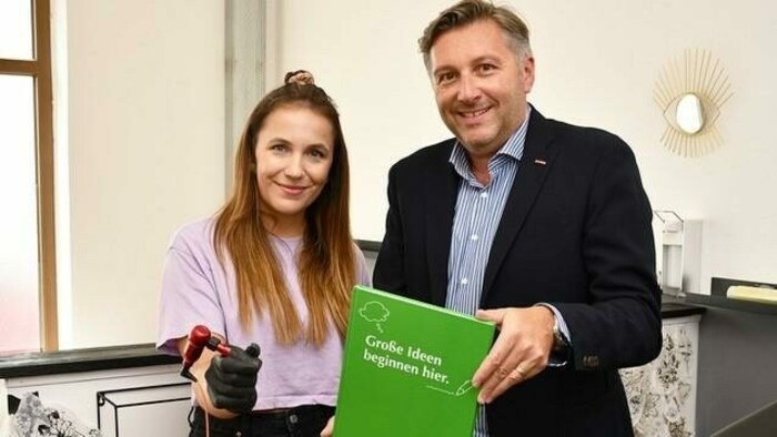 Institutsleiter Harald Schermann präsentierte die Ausbildung für Tätowierer am WIFI Burgenland