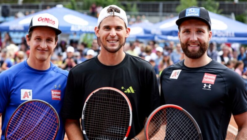 Beim Showmatch in Kitzbühel: Adrian Pertl (li.), Dominic Thiem und Marco Schwarz (Bild: GEPA pictures)