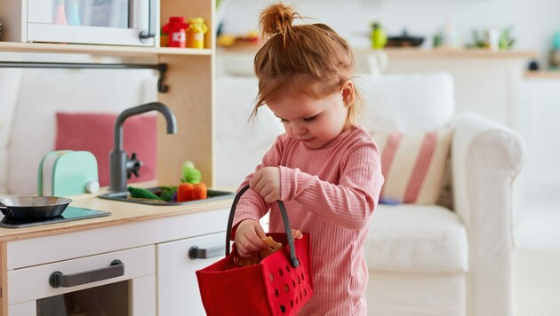 Die Freude über die Kinderküche währte nicht sehr lange (Symbolbild). (Bild: Olesia Bilkei - stock.adobe.com)