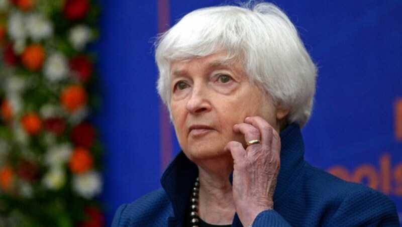 Finanzministerin Janet Yellen zeigt kein Verständnis für die Herabstufung der US-Bonität. (Bild: APA/AFP/Sam PANTHAKY)