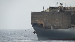 Die Ankerkette der Fremantle Highway war gerissen. (Bild: AFP)