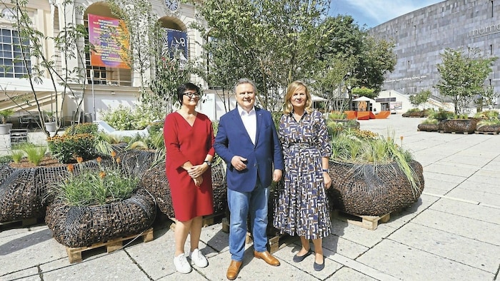 Bürgermeister Michael Ludwig (SPÖ) gab gemeinsam mit MQ-Direktorin Bettina Leidl und der ...