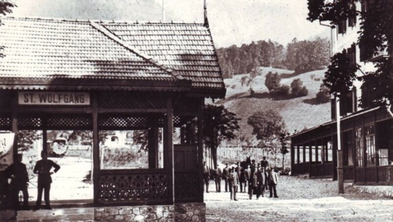 Vom Ufer des Wolfgangsees startet die Bahn und legt auf einer Länge von sechs Kilometern 1190 Höhenmeter zurück (Bild: Archiv Salzburg AG Tourismus GmbH)