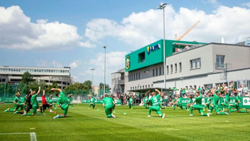 Auch die Erhaltung des neuen Trainingszentrums ist teuer. Obwohl Varta-Boss Tojner einen Teil der Betriebskosten sponsert. (Bild: GEPA pictures)