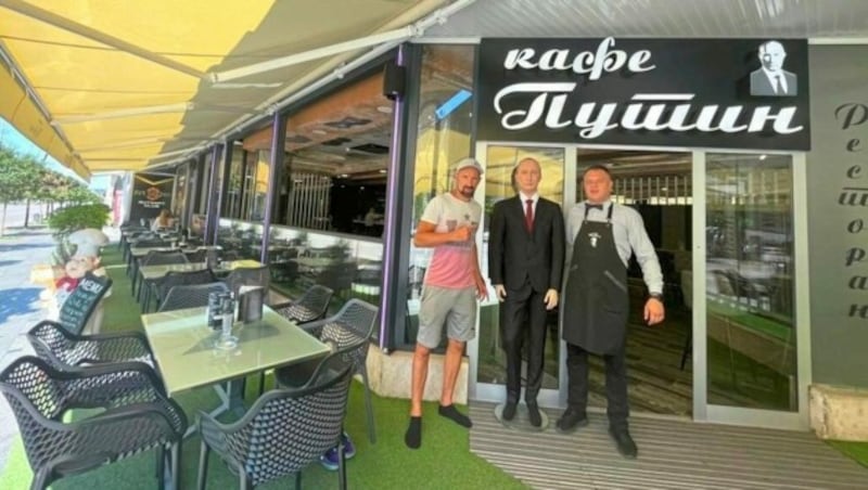 Die „Krone“ besuchte das Café Putin in Banja Luka. (Bild: Krone)