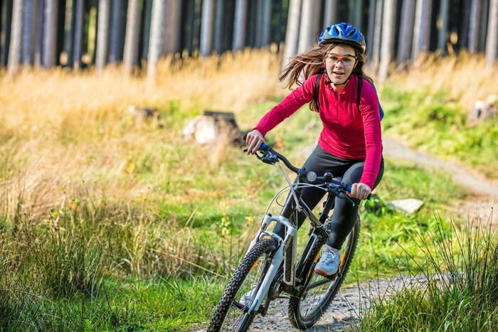Mountainbiken niemals ohne Helm.
