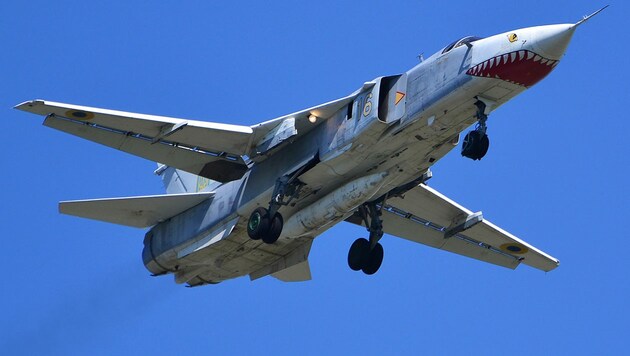 Eine ukrainische Su-24: Umbauten ermöglichen dem Sowjet-Bomber aus den Siebzigern, westliche Marschflugkörper ins Gefecht zu tragen. (Bild: Wikimedia Commons)